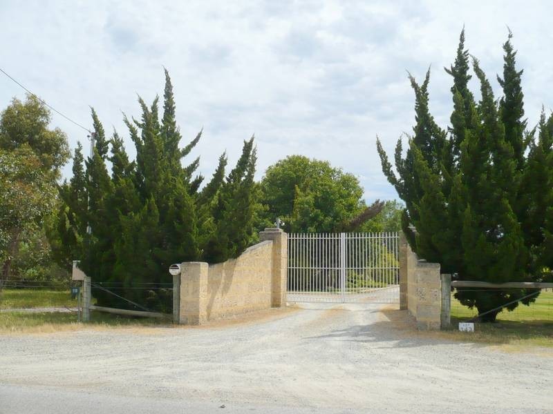 110 Foxton Drive, Oakford WA 6121