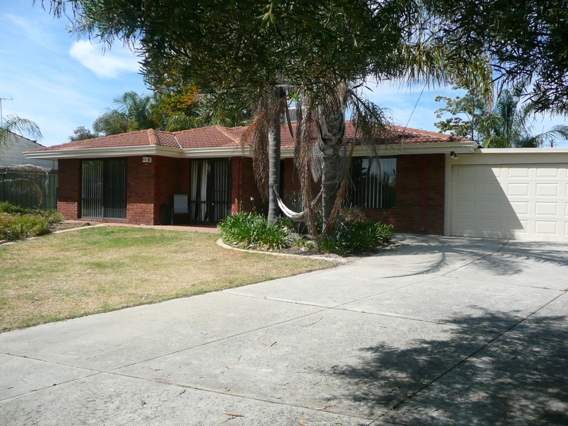 11 Eacham Court, South Lake WA 6164