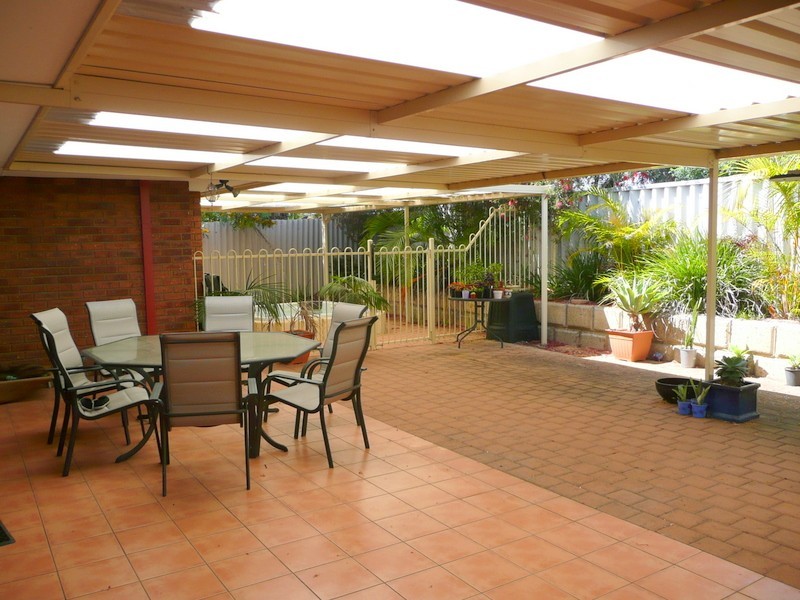 11 Eacham Court, South Lake WA 6164