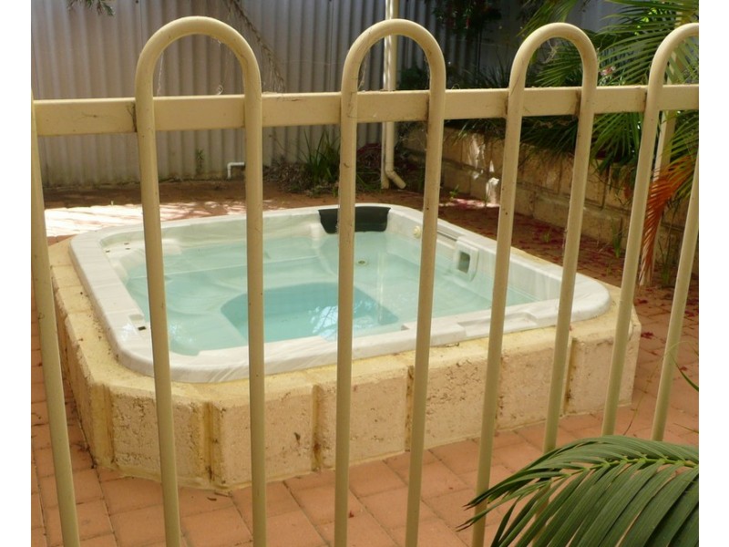 11 Eacham Court, South Lake WA 6164