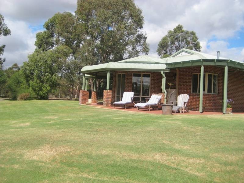 47 Leslie Road, Wandi WA 6167