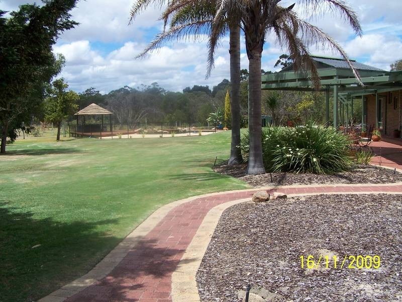 47 Leslie Road, Wandi WA 6167