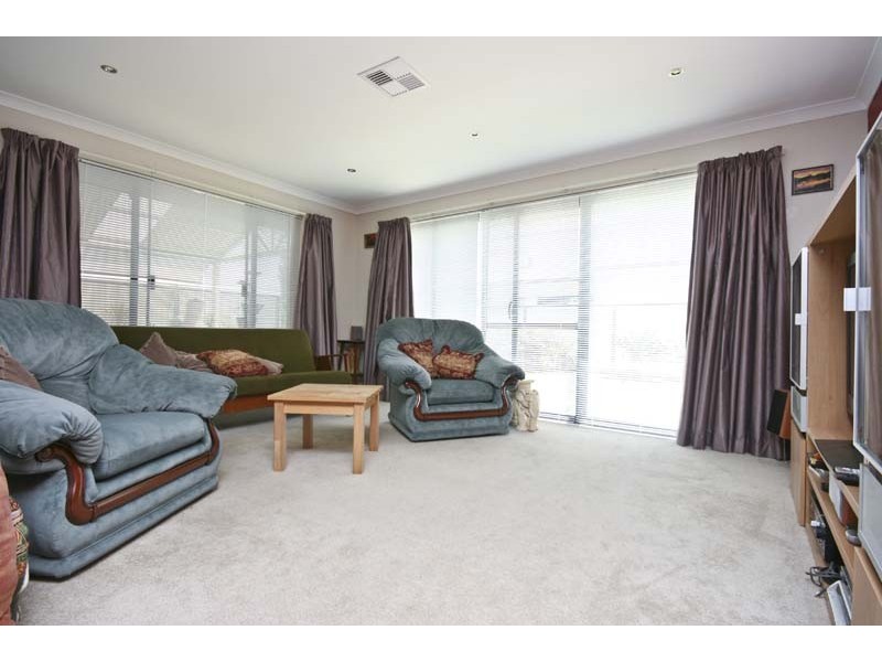 29 Thomas Street, South Lake WA 6164