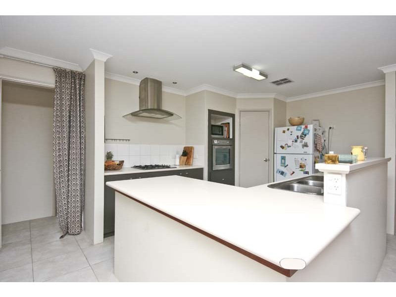 29 Thomas Street, South Lake WA 6164