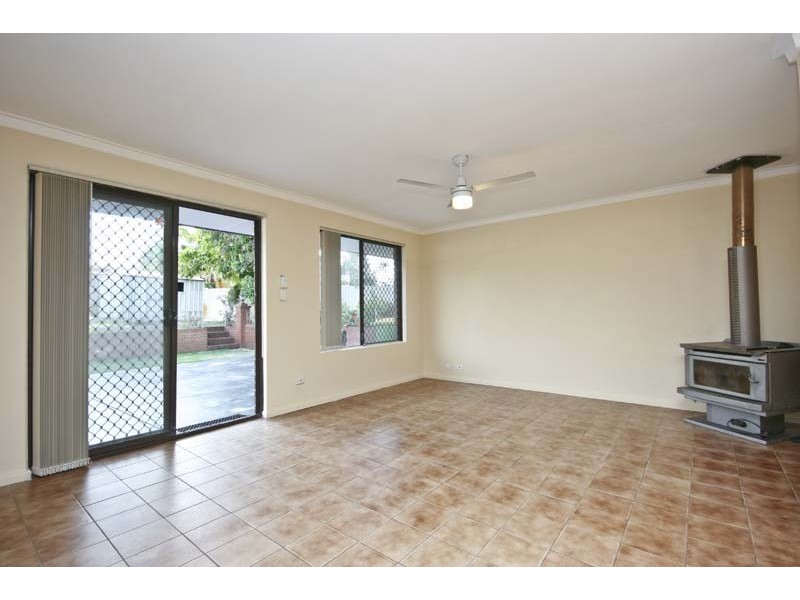 57 South Lake Drive, South Lake WA 6164