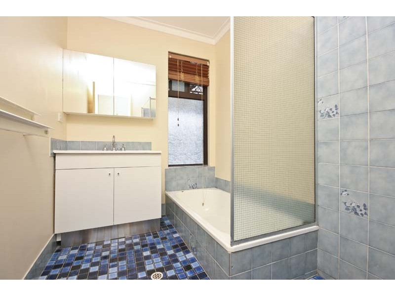 57 South Lake Drive, South Lake WA 6164