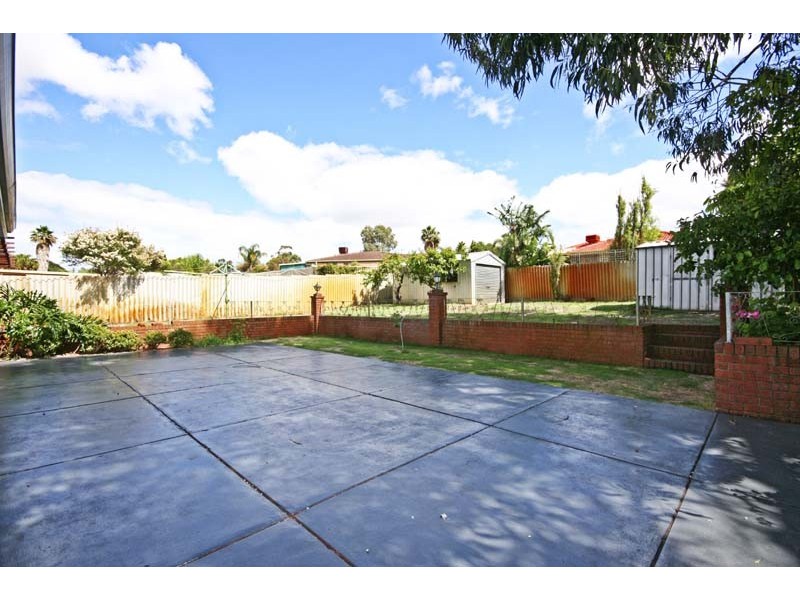 57 South Lake Drive, South Lake WA 6164