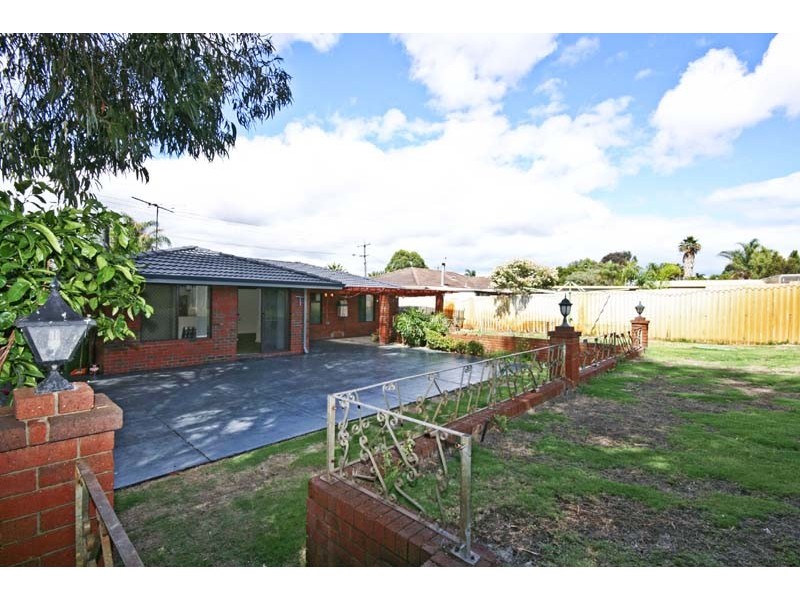 57 South Lake Drive, South Lake WA 6164