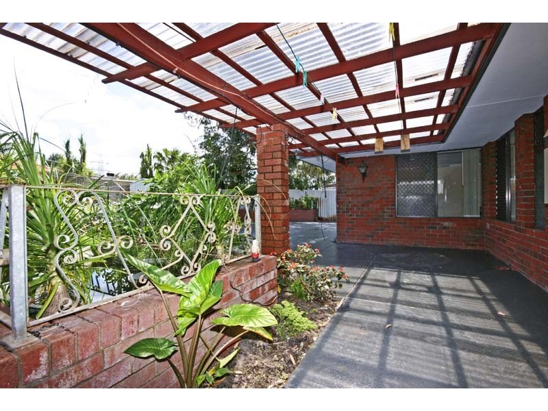 57 South Lake Drive, South Lake WA 6164