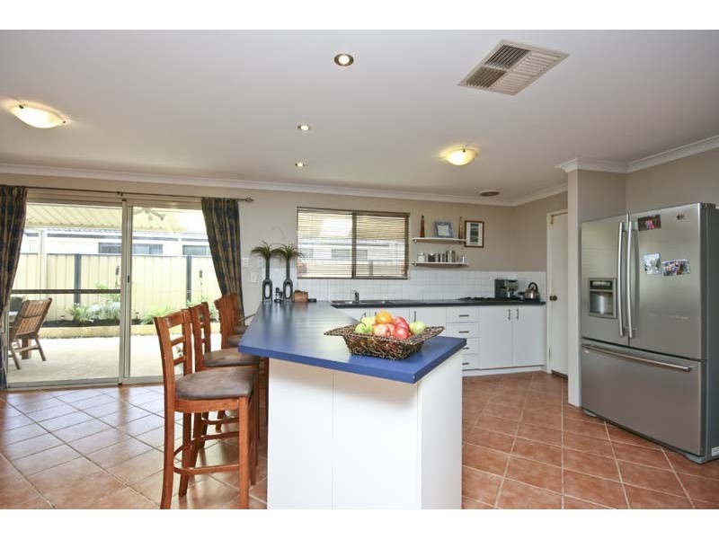 14 Georgia Way, Success WA 6164