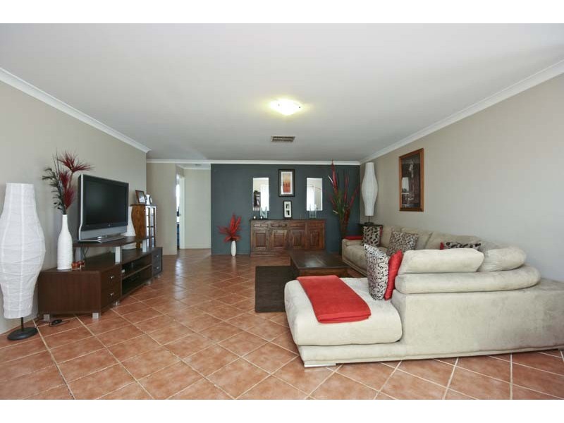 14 Georgia Way, Success WA 6164