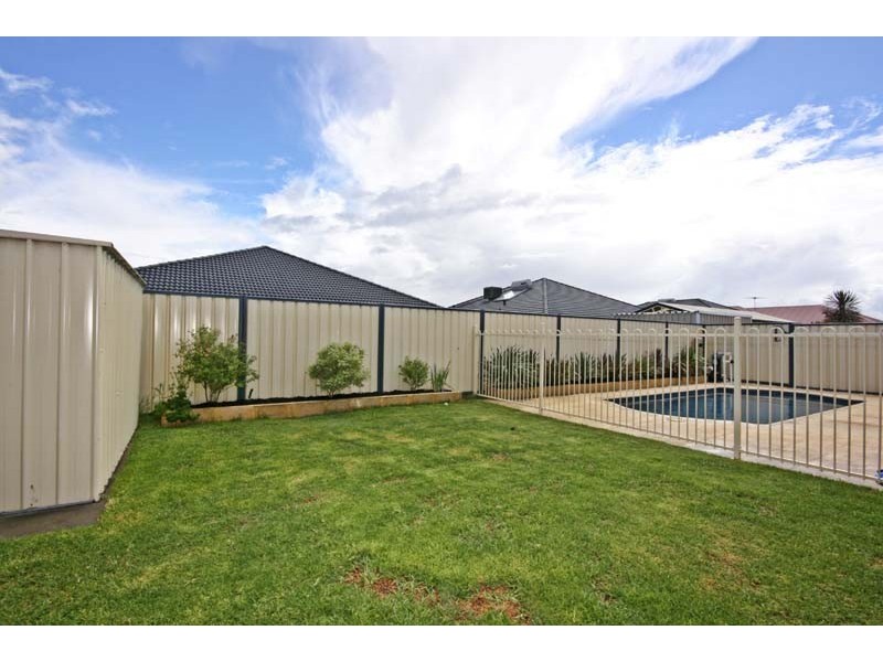 14 Georgia Way, Success WA 6164