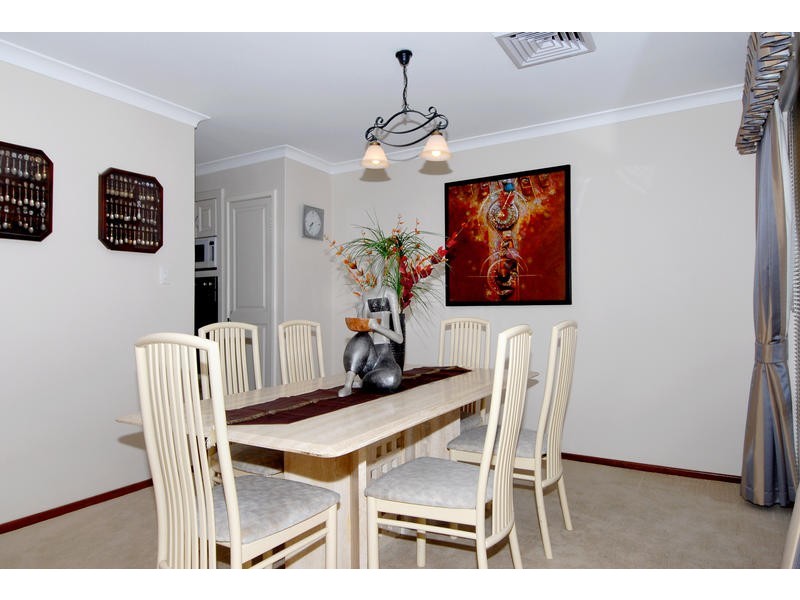 16 Carnation Place, Yangebup WA 6164