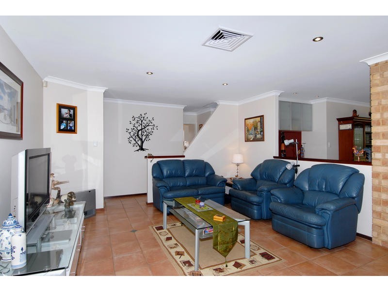 16 Carnation Place, Yangebup WA 6164