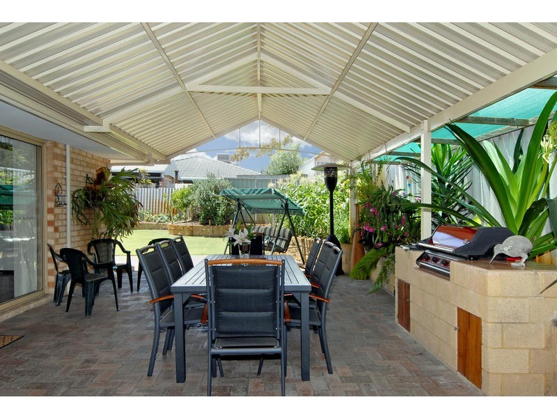 16 Carnation Place, Yangebup WA 6164