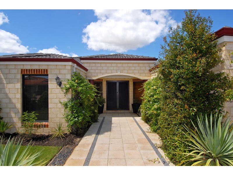 8 Wauhop Circle, Beeliar WA 6164