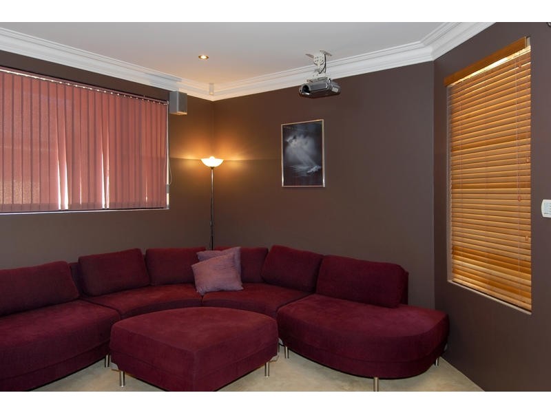 8 Wauhop Circle, Beeliar WA 6164