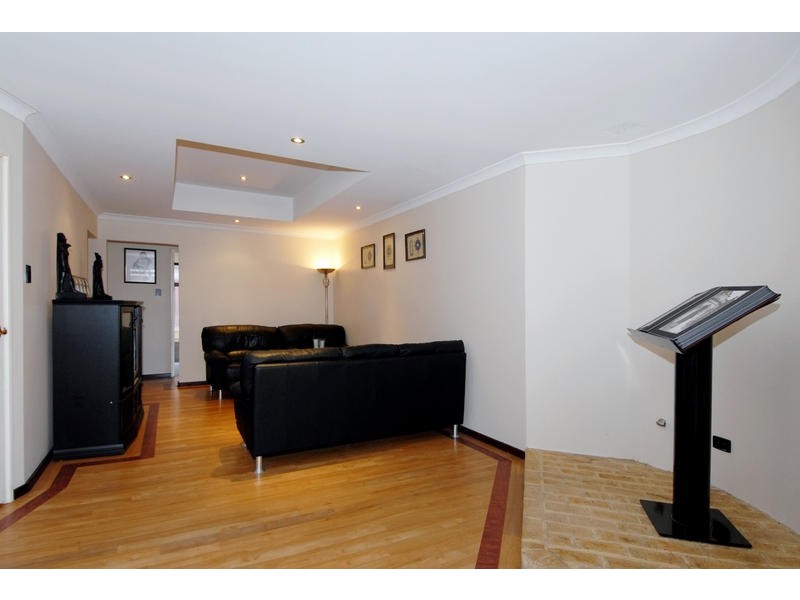 8 Wauhop Circle, Beeliar WA 6164