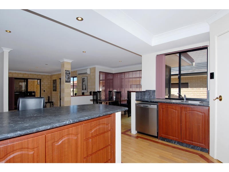 8 Wauhop Circle, Beeliar WA 6164