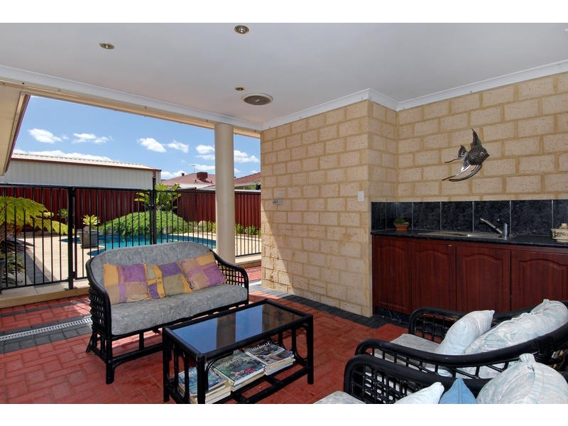 8 Wauhop Circle, Beeliar WA 6164