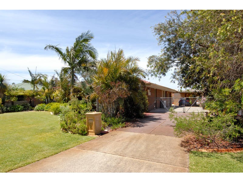 6 Pelican Ramble, Yangebup WA 6164