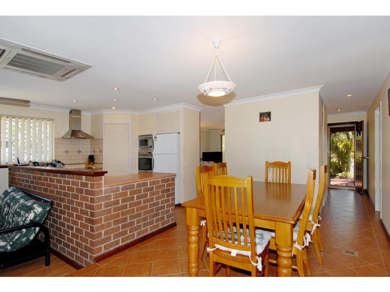 6 Pelican Ramble, Yangebup WA 6164