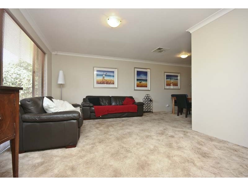 6 Tandou Close, South Lake WA 6164