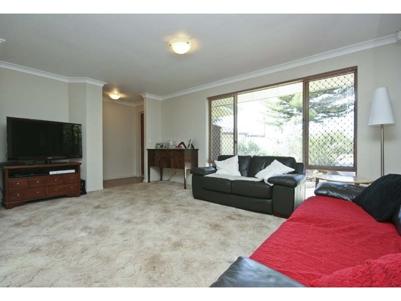 6 Tandou Close, South Lake WA 6164