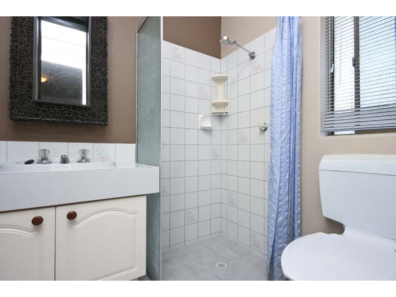 6 Tandou Close, South Lake WA 6164