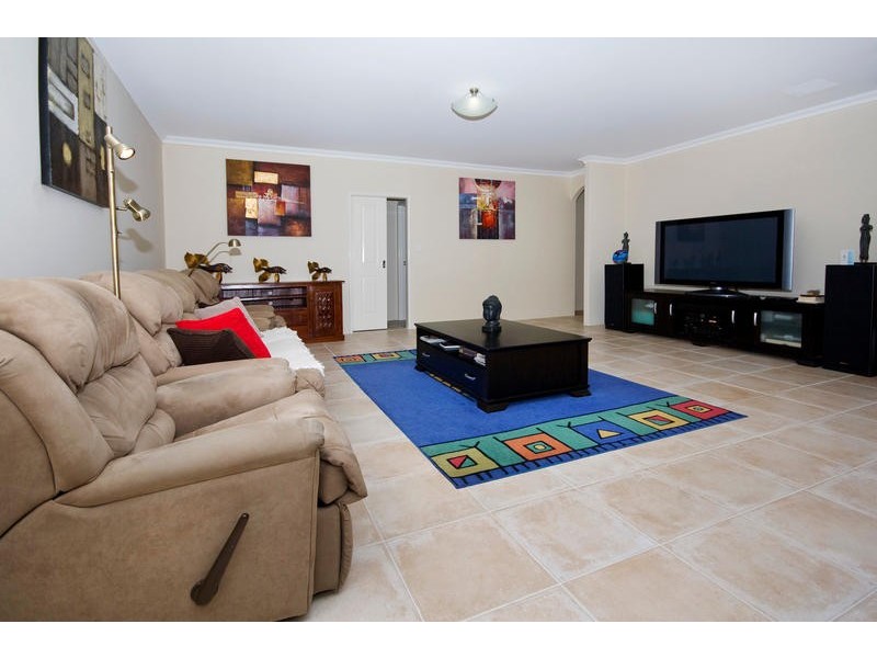 25 Coppito Circle, Beeliar WA 6164