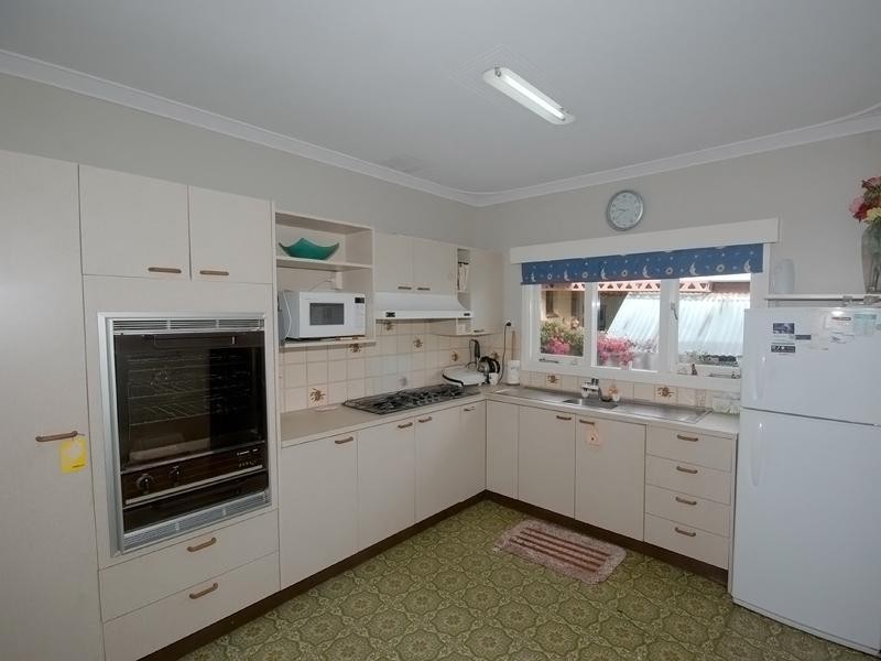 11 Blay Road, Calista WA 6167