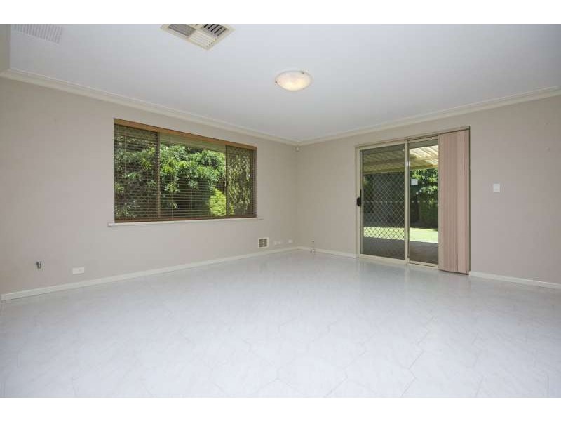 4 Itea Place, South Lake WA 6164