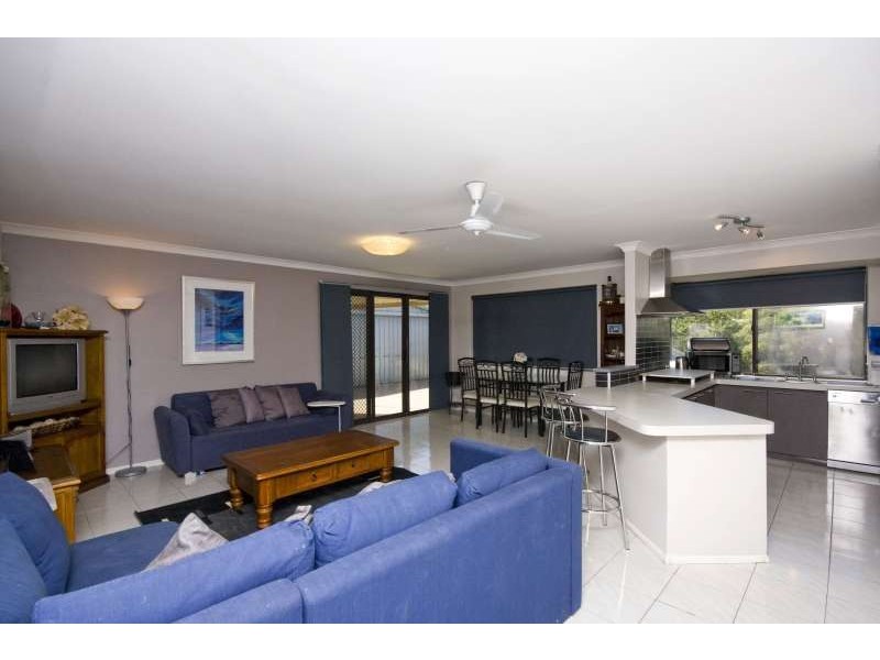 8 Wapengo Close, South Lake WA 6164