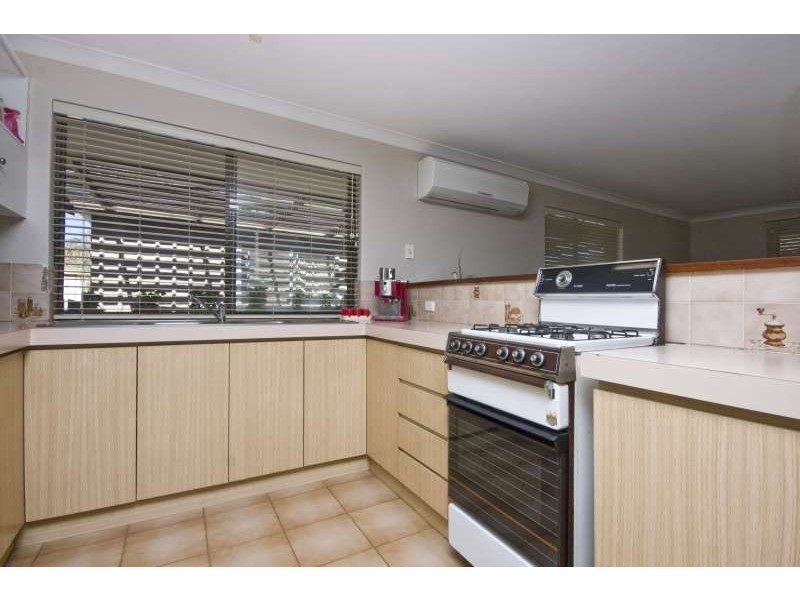 20 Allamanda Drive, South Lake WA 6164