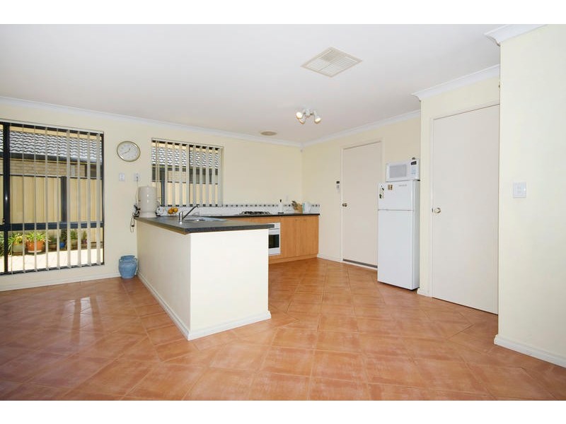 24 Alexandria Follow, Success WA 6164