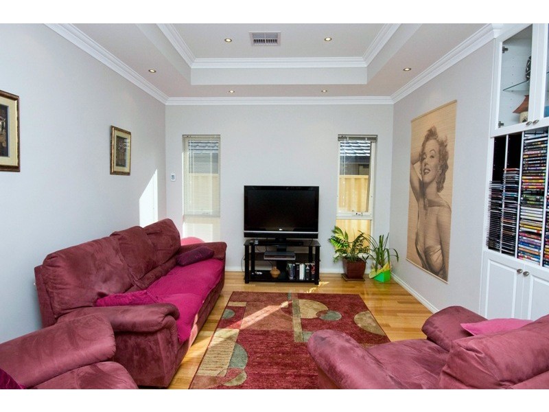 8 Fellowship Link, Atwell WA 6164