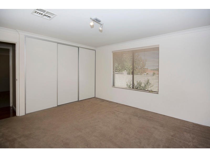 23 Glen Iris Drive, Jandakot WA 6164