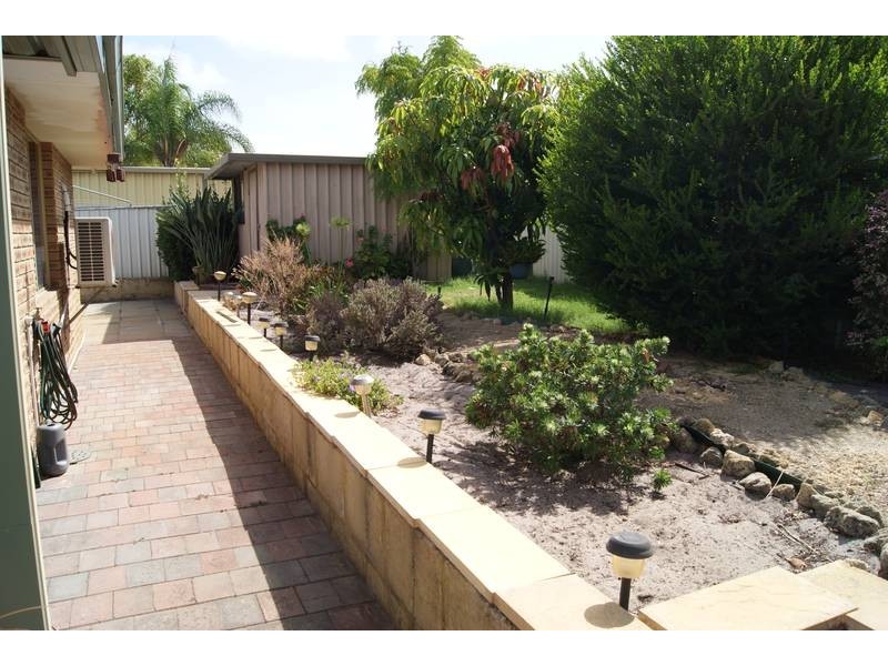 8 Moondarra Circle, South Lake WA 6164