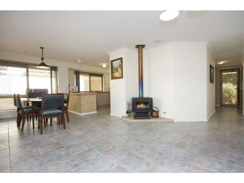 34 Williambury Drive, Yangebup WA 6164