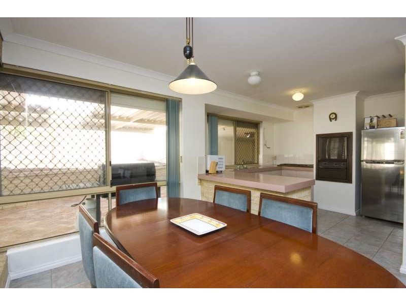 34 Williambury Drive, Yangebup WA 6164