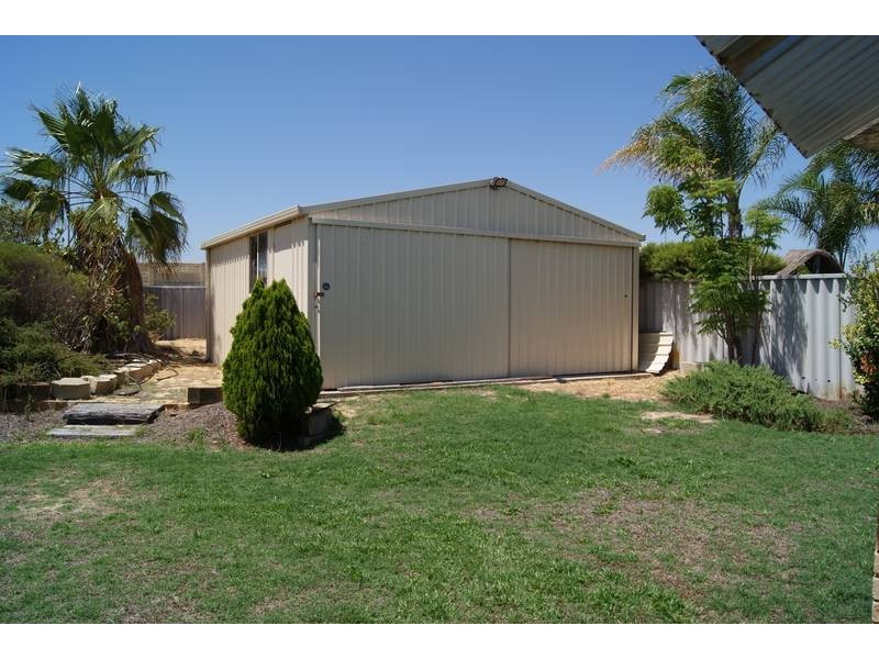 19 McLernon Place, South Lake WA 6164