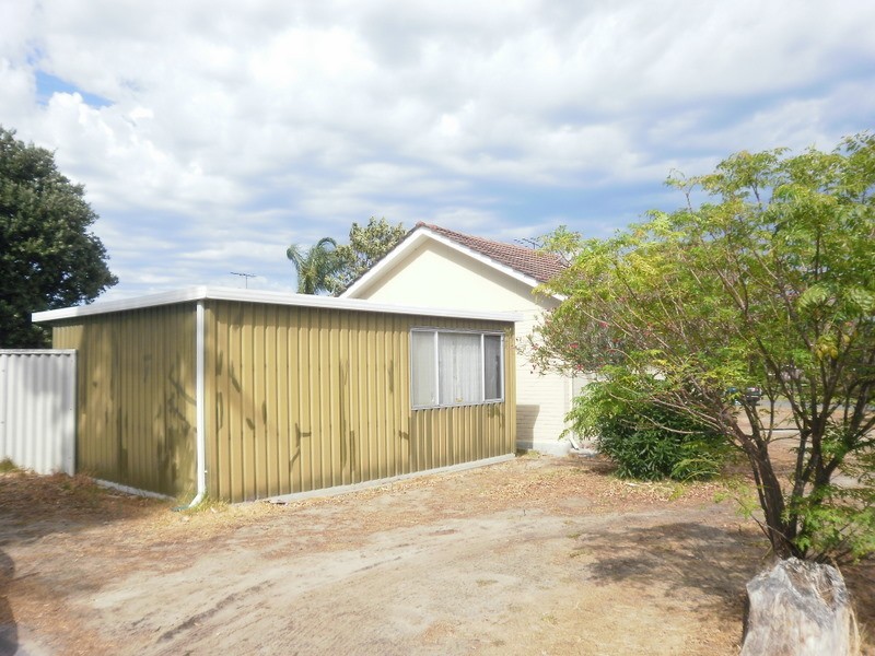 1 Counsel Road, Coolbellup WA 6163