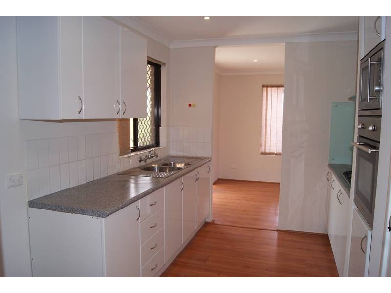 12 Tarndale Way, South Lake WA 6164