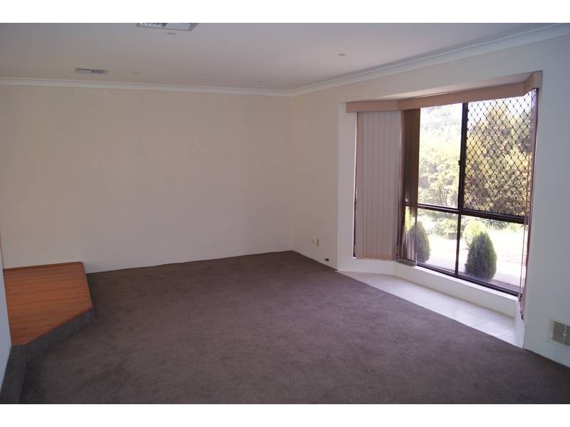 12 Tarndale Way, South Lake WA 6164