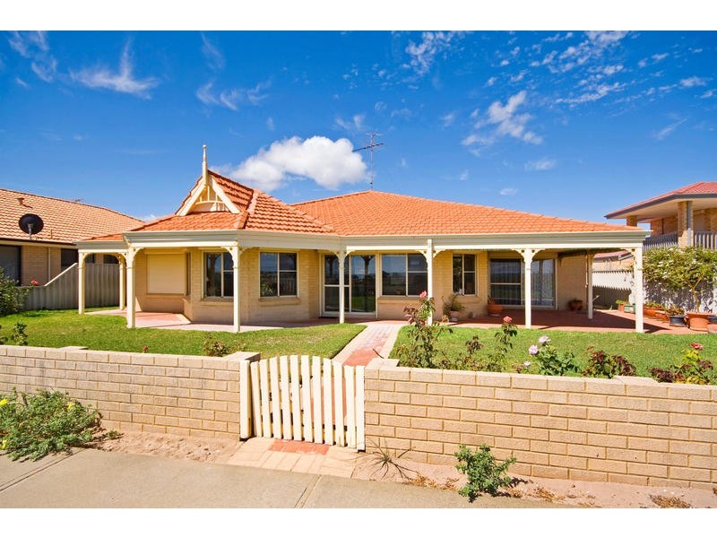 52 Ronsard Drive, San Remo WA 6210