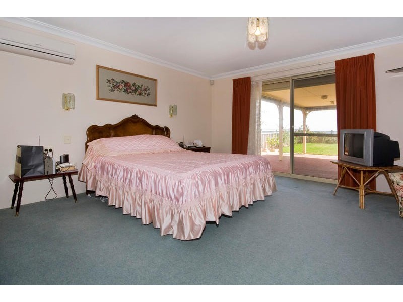 52 Ronsard Drive, San Remo WA 6210