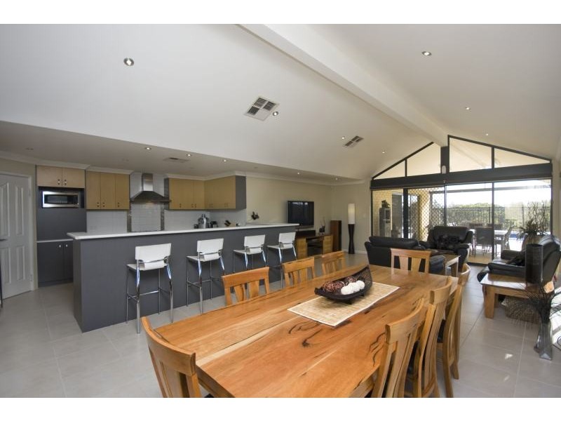 4 Brolga Court, Beeliar WA 6164