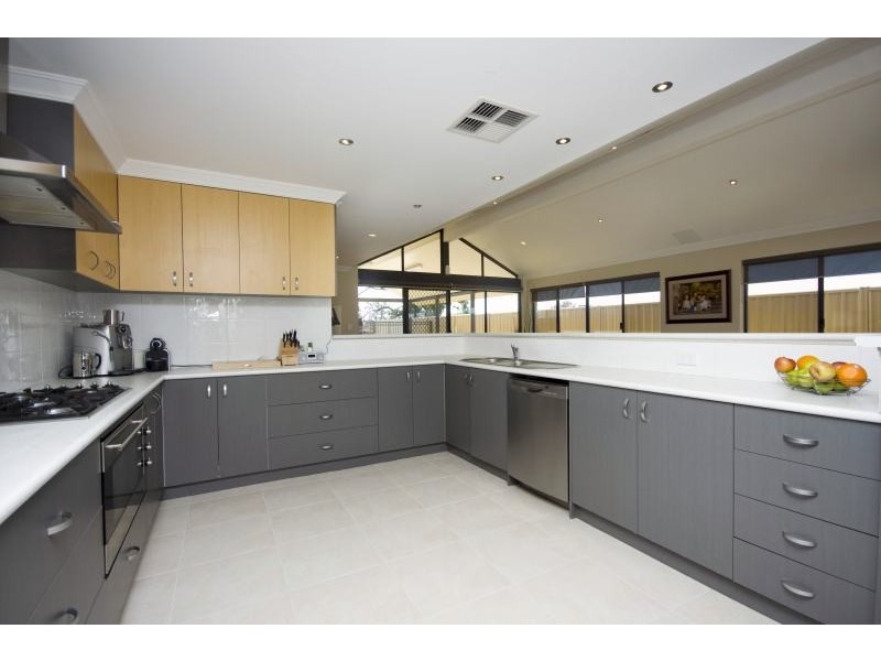 4 Brolga Court, Beeliar WA 6164