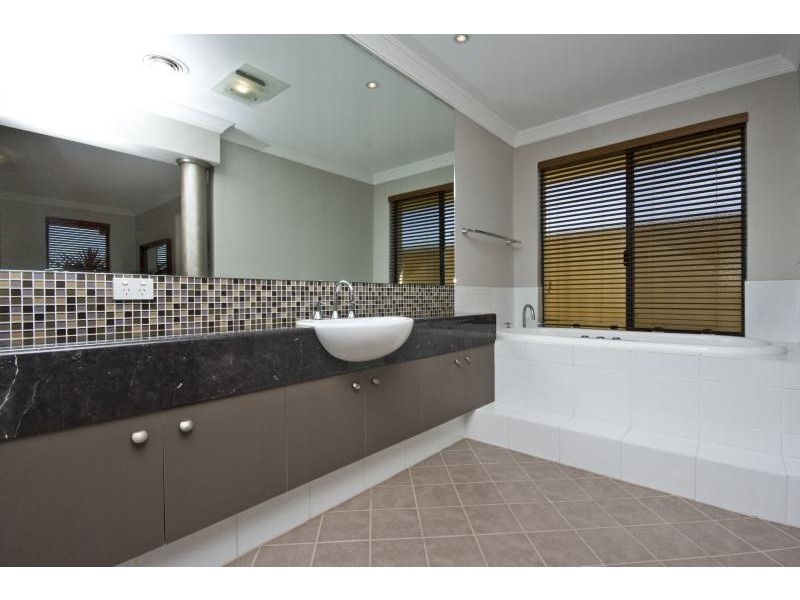 4 Brolga Court, Beeliar WA 6164