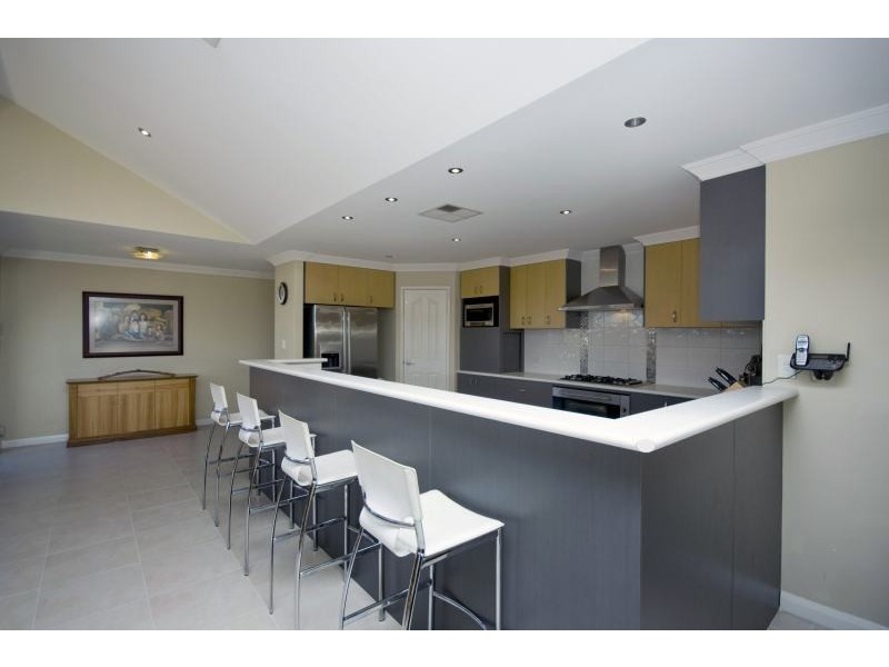 4 Brolga Court, Beeliar WA 6164